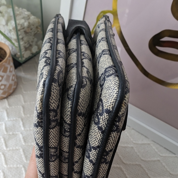 Vintage 1980s Gucci Shoulder Bag - Picture 5 of 16